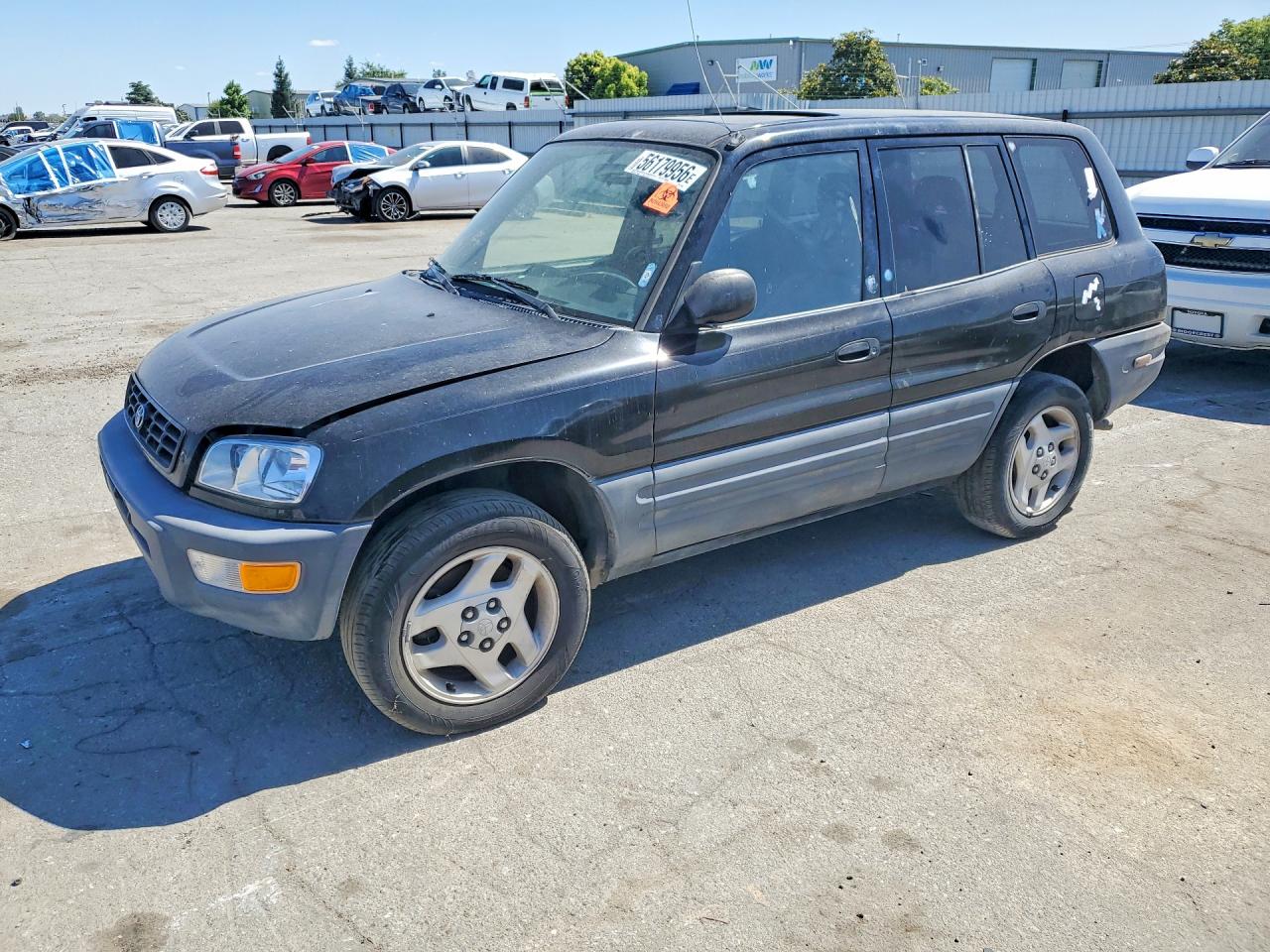 1998 Toyota RAV4, VIN JT3GP10V2W0025300 — Minor dents and scratches