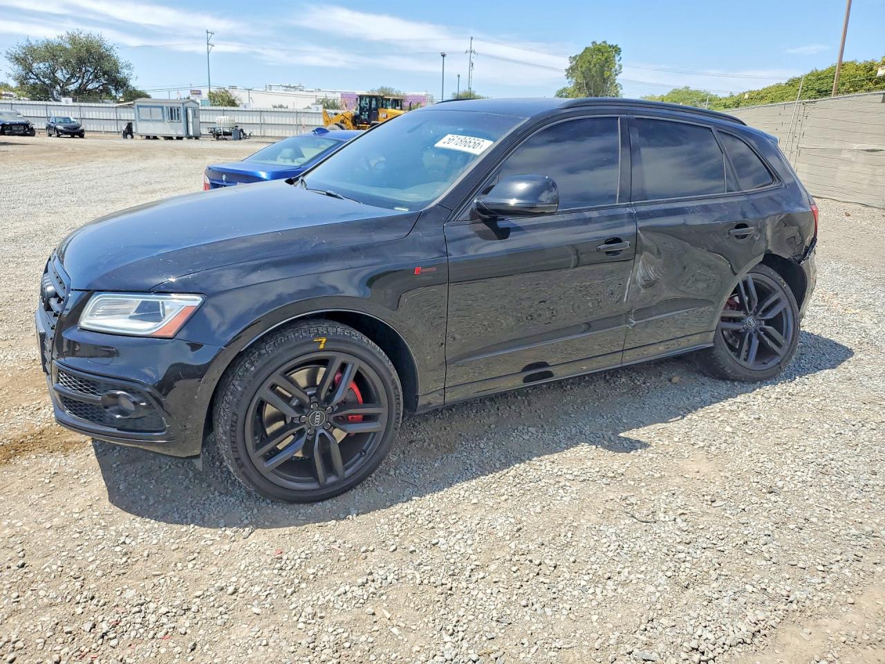 2016 Audi SQ5 Premium Plus, VIN WA1CCAFP2GA133310 — Зад