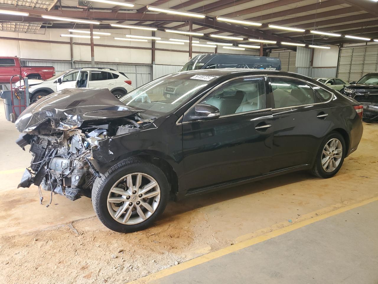 2014 Toyota Avalon Limited, VIN 4T1BK1EB0EU134747 — Front end