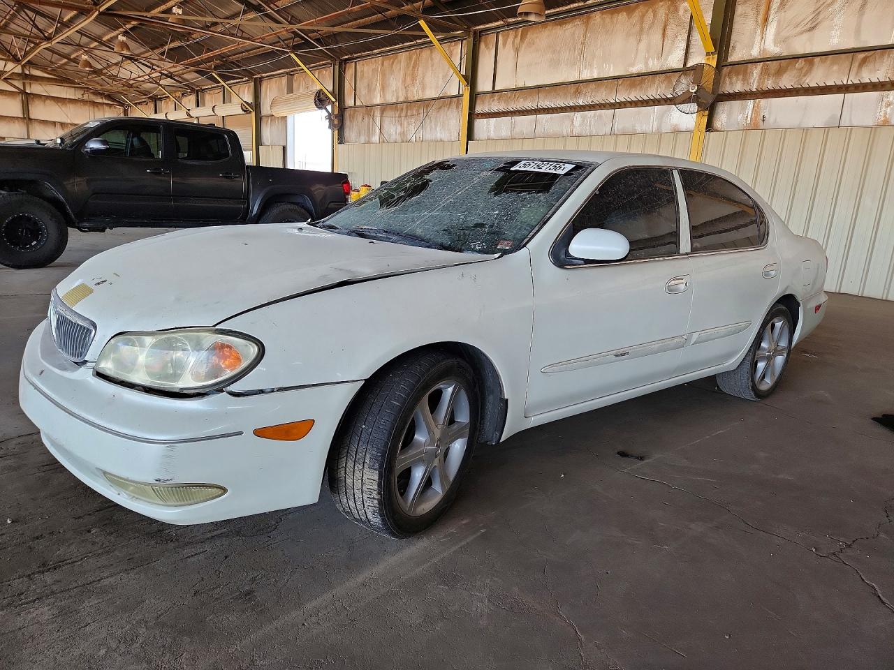 2000 Infiniti I30 Luxury, VIN JNKCA31A7YT100981 — Front end