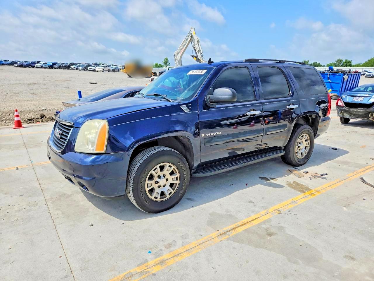 2007 GMC Yukon SLE, VIN 1GKFC13067R237640 — Front end