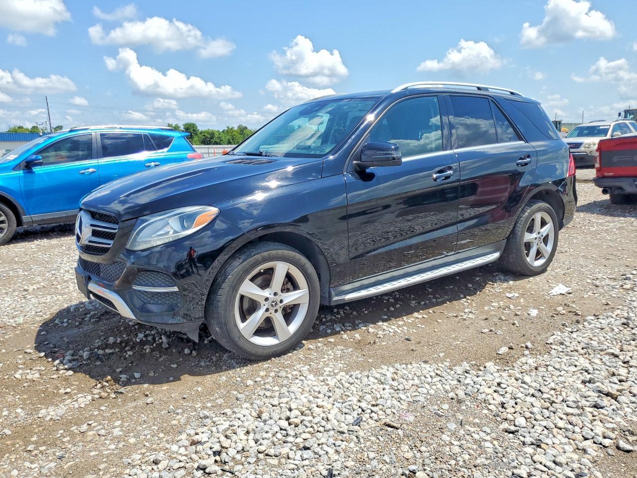 2016 Mercedes-Benz GLE 350, VIN 4JGDA5HB0GA703910 — Minor dents and scratches
