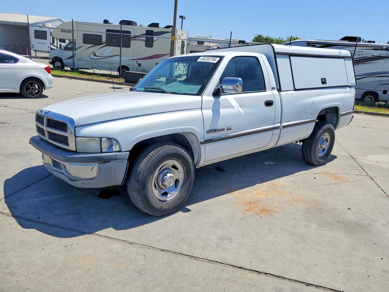 1995 Dodge 2500, VIN 1B7JC26Z9SS199411 — Front end