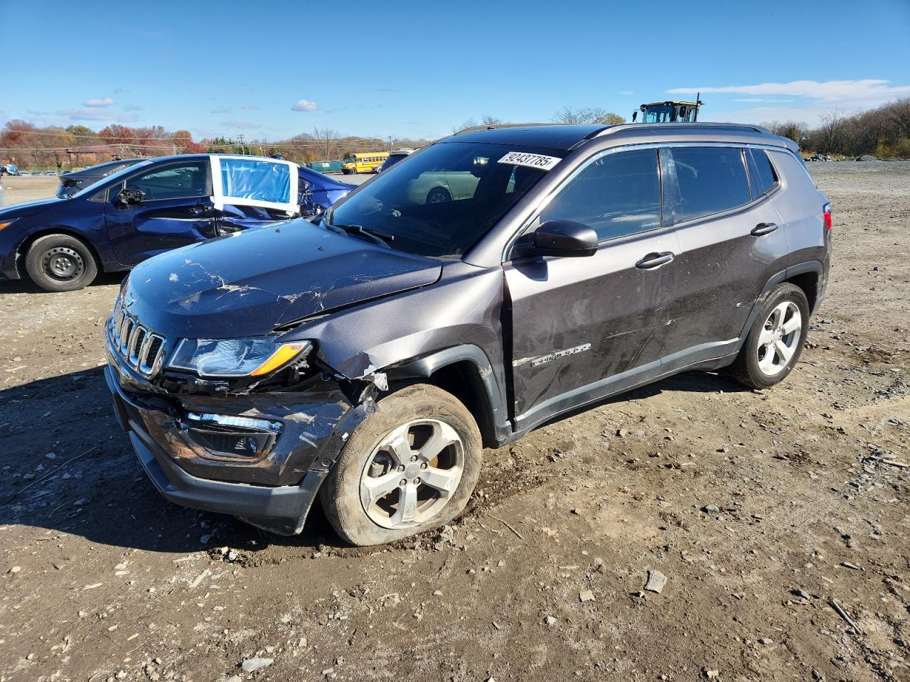 2020 Jeep Compass Latitude, VIN 3C4NJDBB9LT157171 — Front end