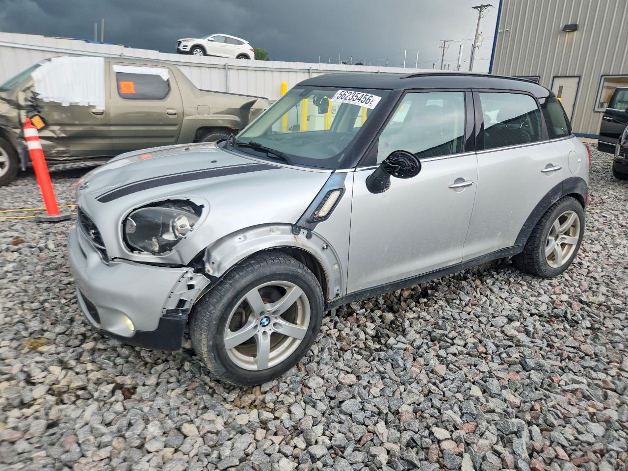 2016 MINI Countryman S, VIN WMWZC3C52GWT08055 — Front end