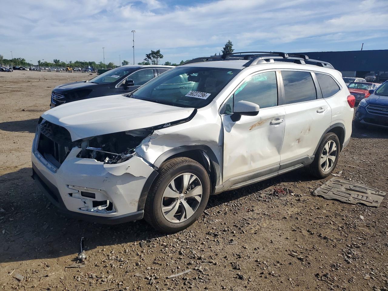 2021 Subaru Ascent Premium, VIN 4S4WMAFD5M3457837 — Front end