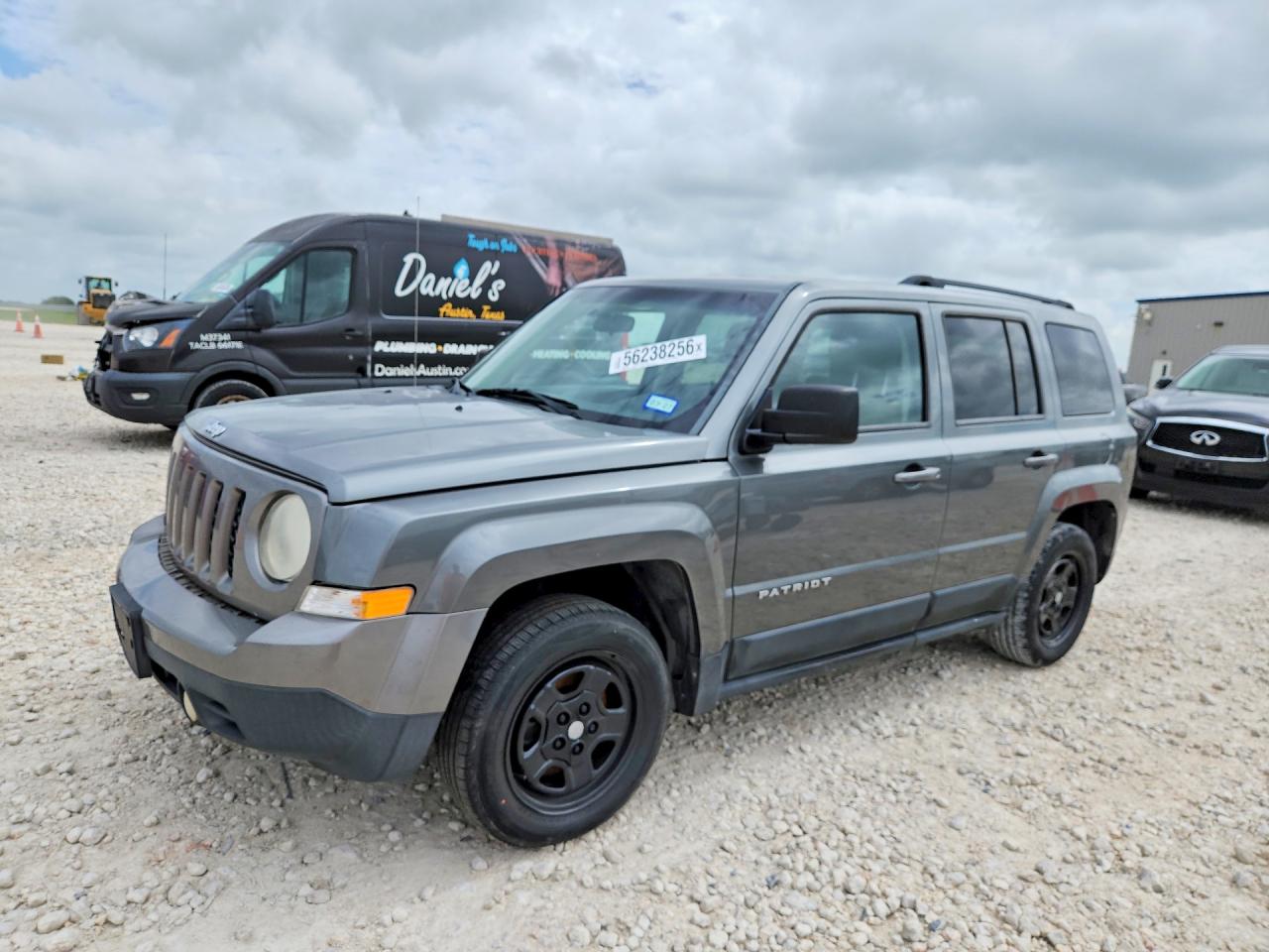 2012 Jeep Patriot Sport, VIN 1C4NJPBAXCD585944 — Front end