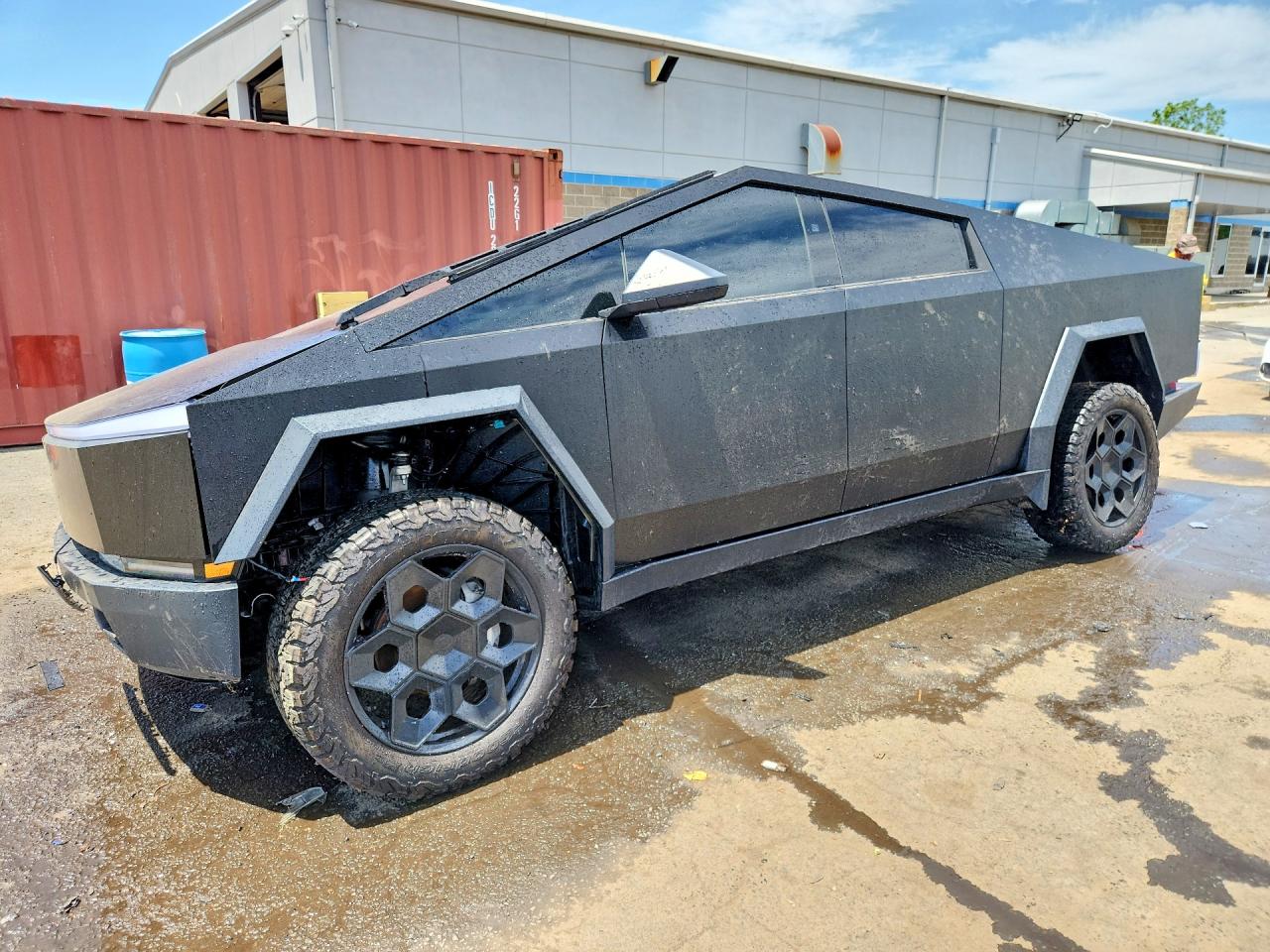 2024 Tesla Cybertruck Cyberbeast, VIN 7G2CEHEE9RA034190 — Front end