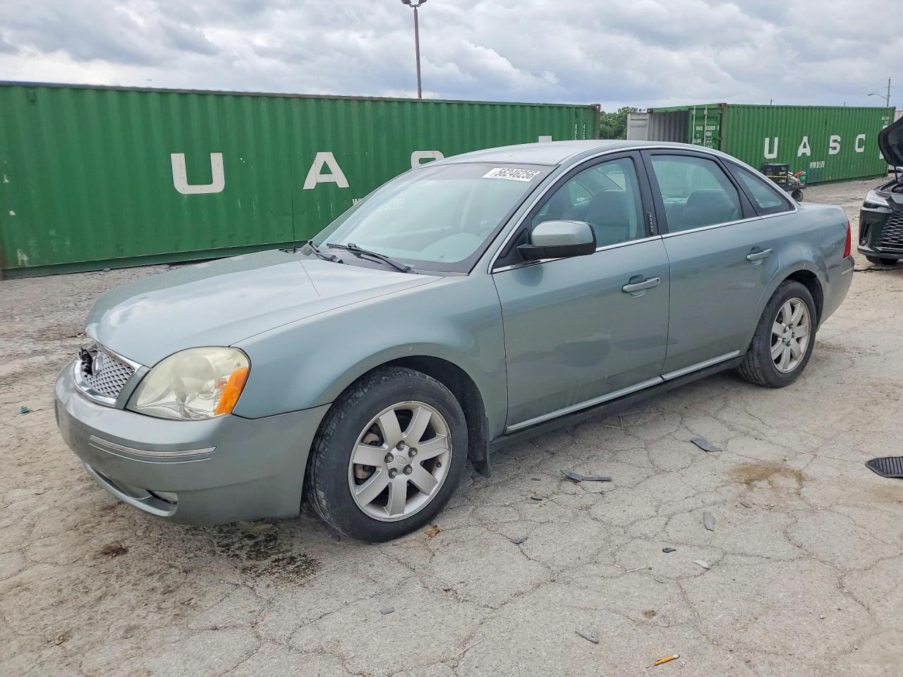 2007 Ford Five Hundred SEL, VIN 1FAFP24127G109359 — Front end
