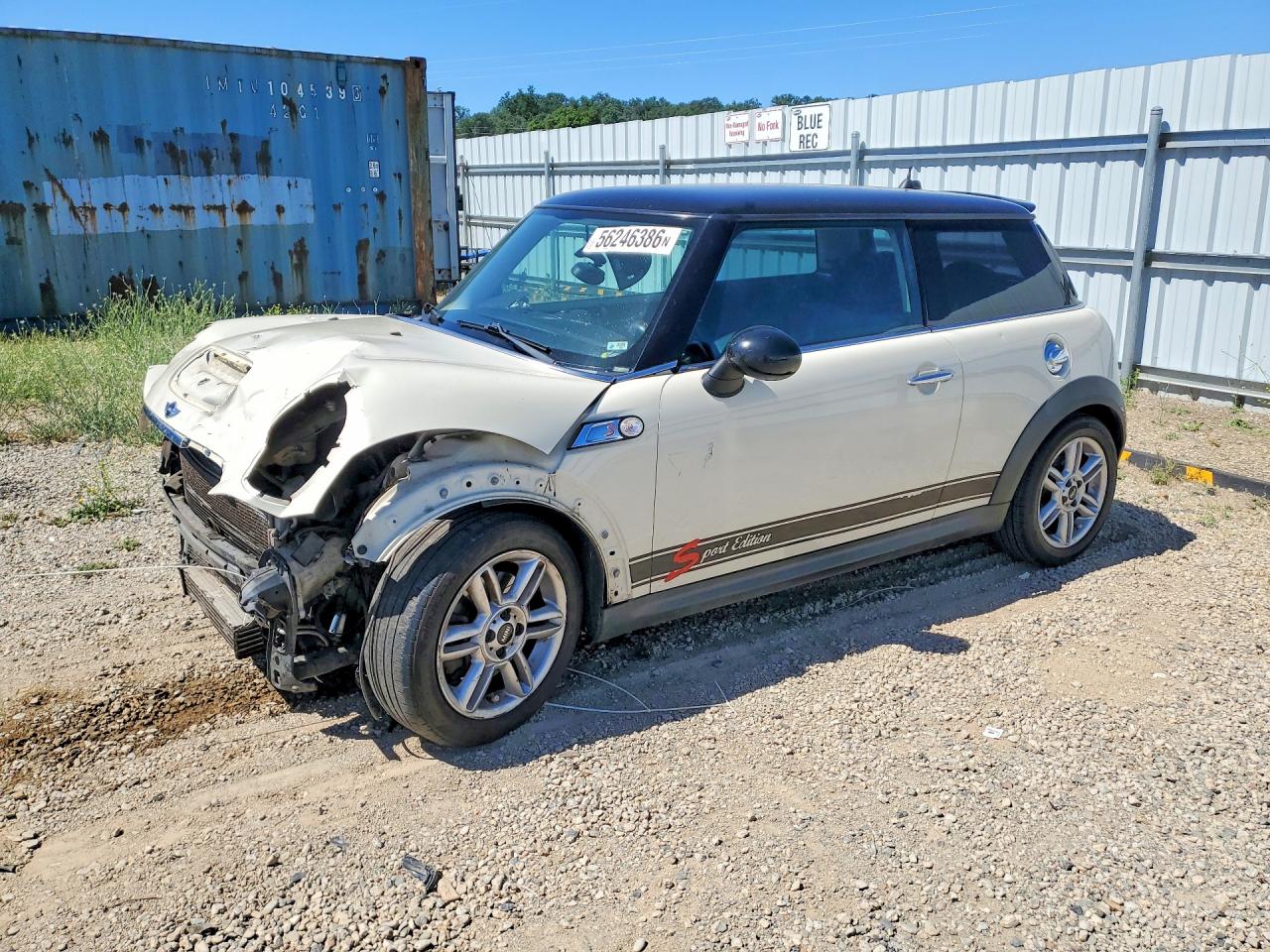 2012 MINI Hardtop S, VIN WMWSV3C55CTY18875 — Front end