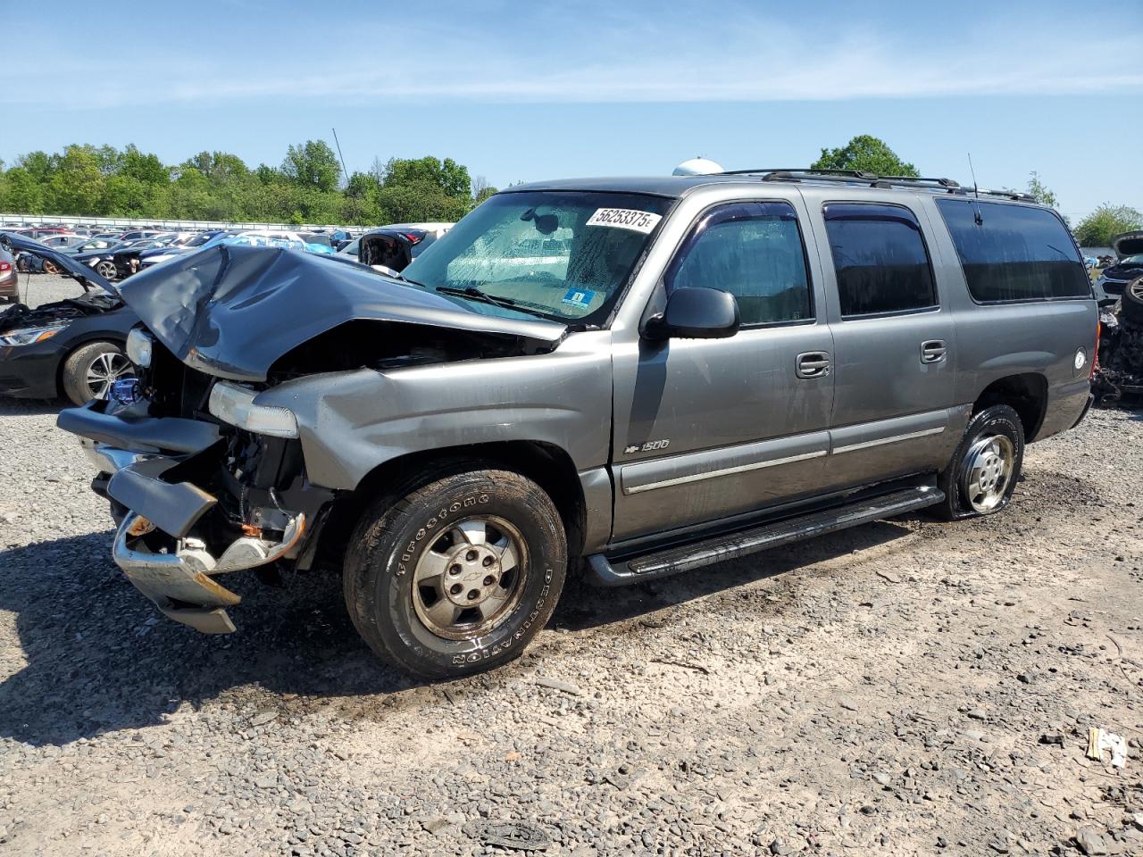 2001 Chevrolet Suburban LS, VIN 3GNFK16T01G108599 — Front end
