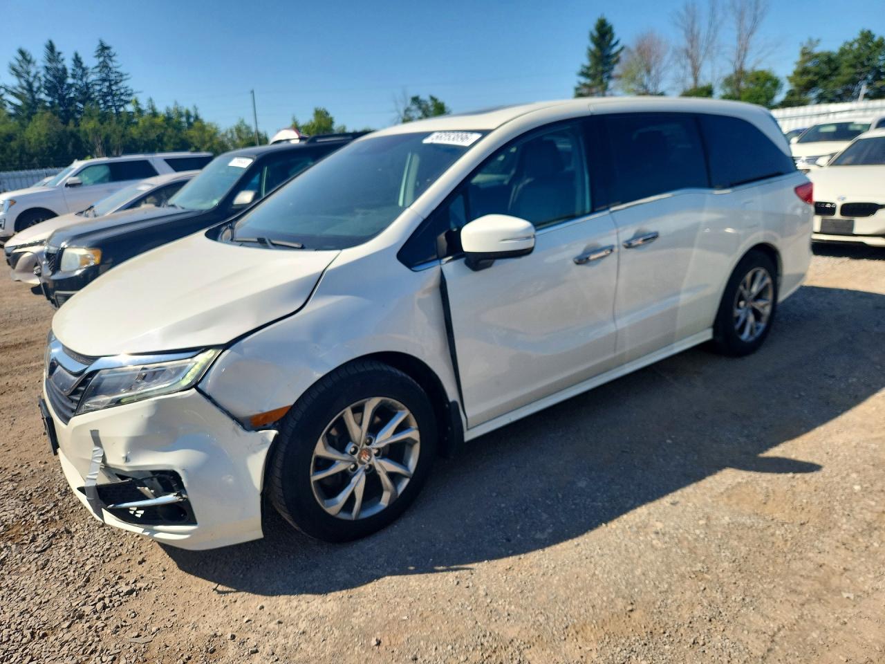 2018 Honda Odyssey Touring, VIN 5FNRL6H88JB504438 — Front end