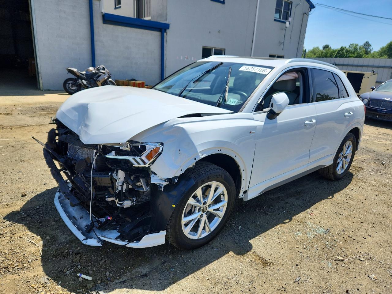 2024 Audi Q3 S line Premium Plus, VIN WA1EEDF38R1077961 — Перед