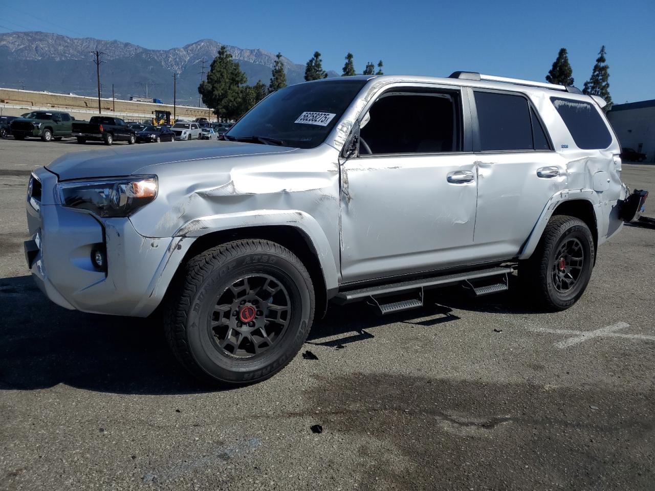2024 Toyota 4Runner SR5, VIN JTEEU5JR2R5316760 — Auction photo