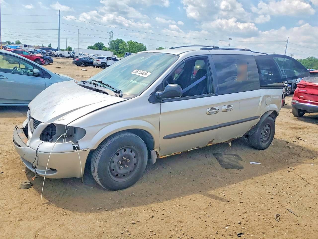 2002 Dodge Caravan Sport, VIN 2B4GP44372R737756 — Rear end