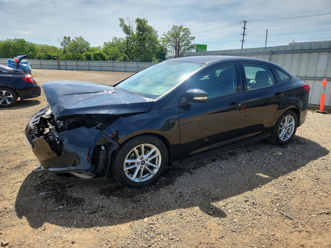 2016 Ford Focus SE, VIN 1FADP3F25GL390292 — Front end