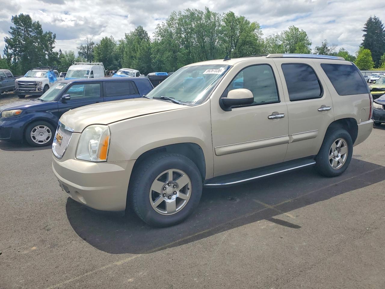 2007 GMC Yukon Denali, VIN 1GKFK63857J149828 — Front end