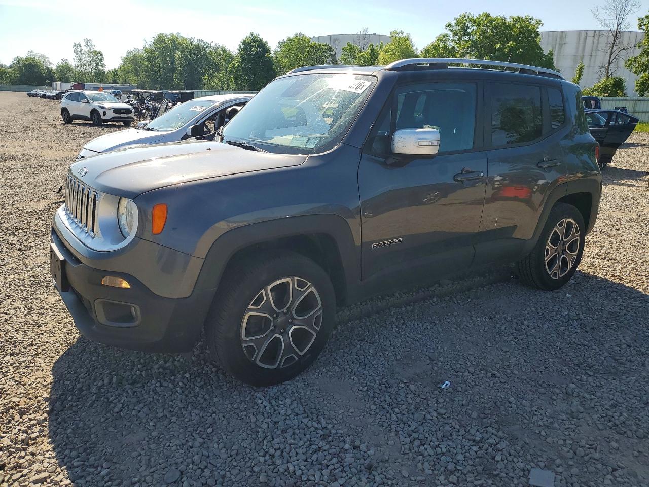 2017 Jeep Renegade Limited, VIN ZACCJBDB2HPF23821 — Бок
