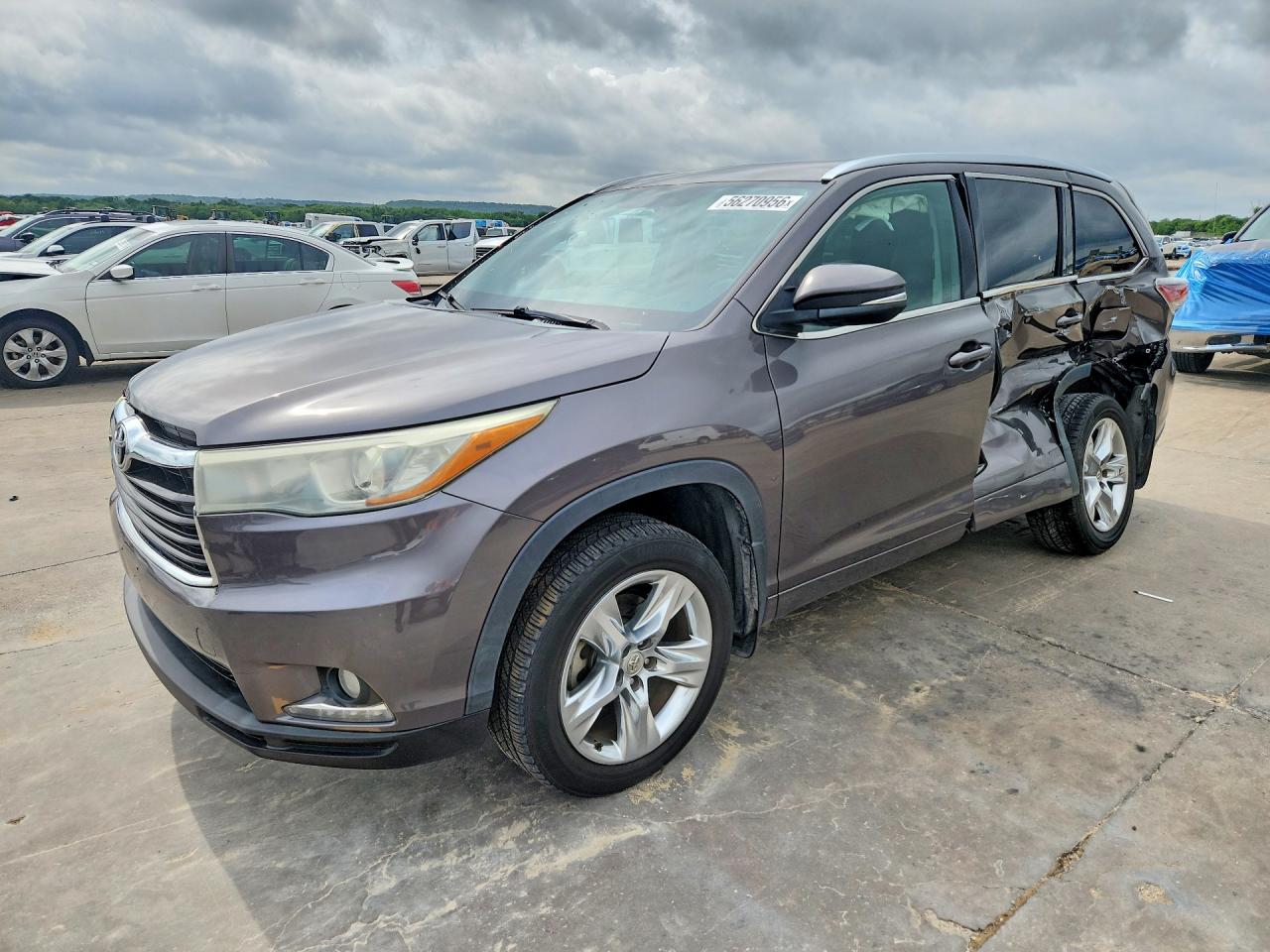 2015 Toyota Highlander Limited, VIN 5TDDKRFH8FS118042 — Side