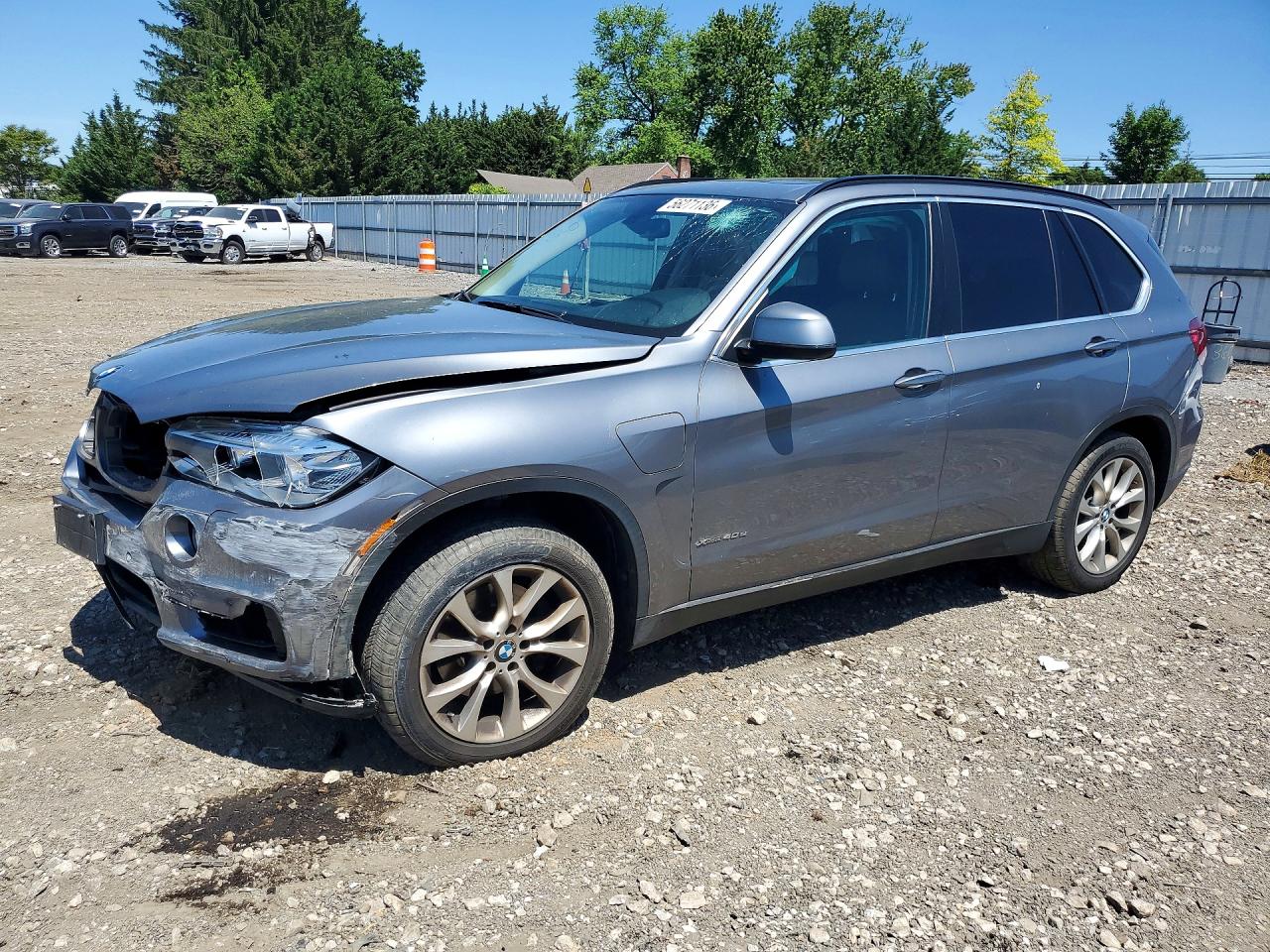 2016 BMW X5 xDrive40e, VIN 5UXKT0C51G0S77935 — Front end