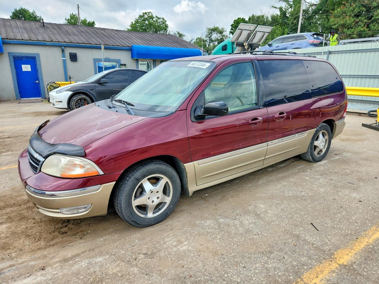 2000 Ford Windstar SEL, VIN 2FMZA5344YBD05183 — Minor dents and scratches