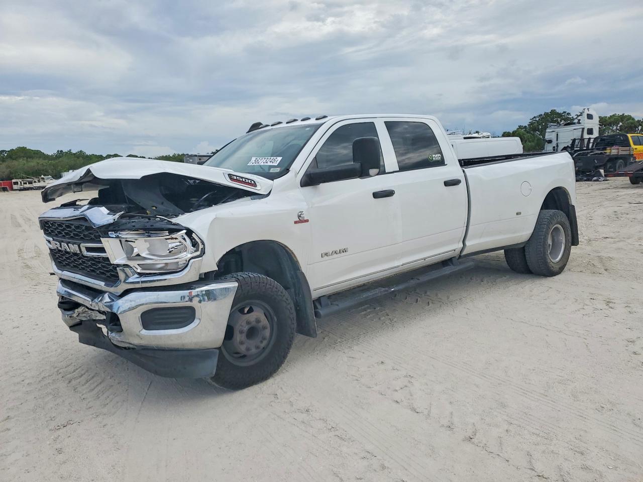 2022 Ram 3500 Tradesman, VIN 3C63RRGL6NG113565 — Front end