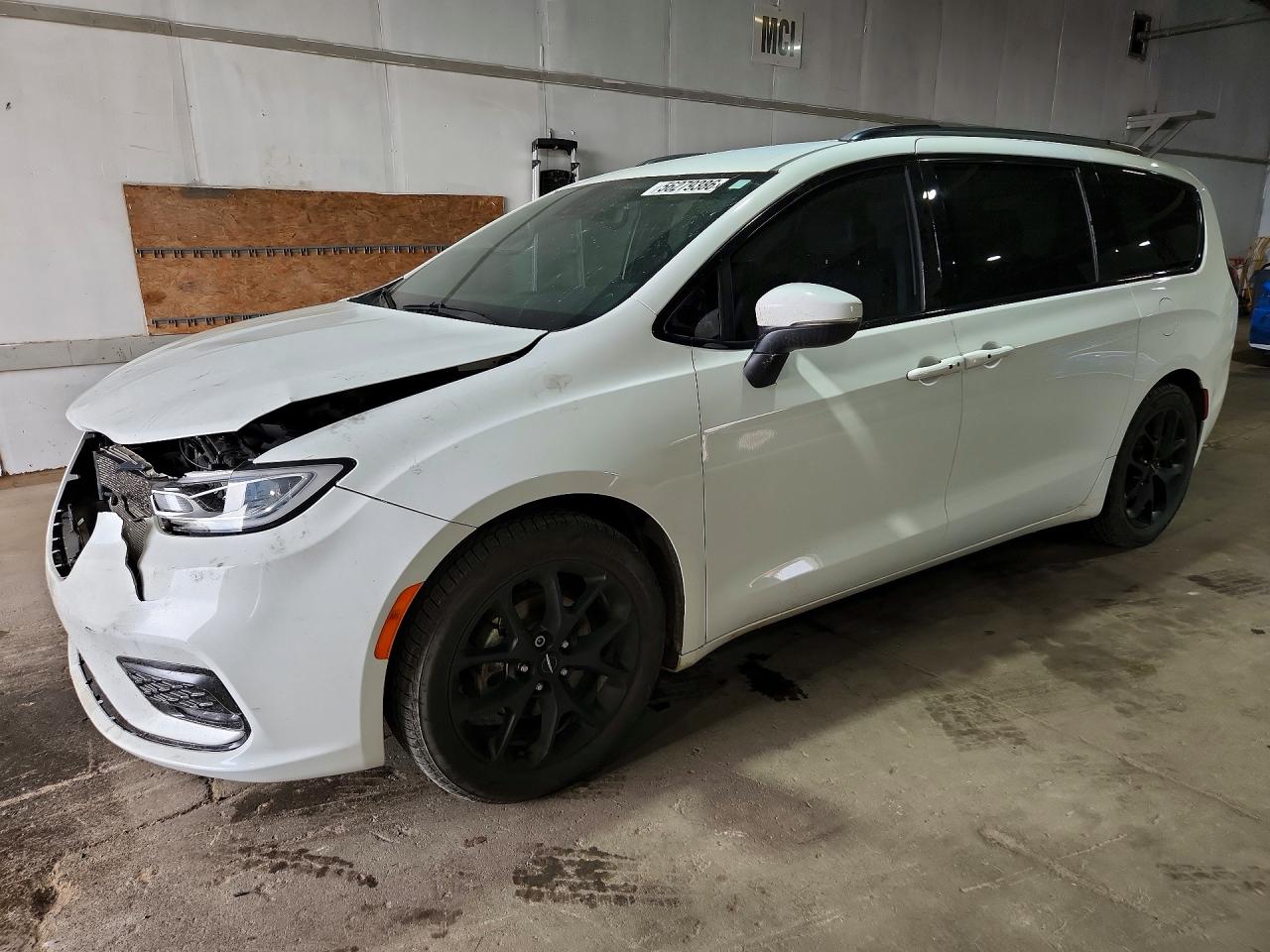 2023 Chrysler Pacifica Touring L, VIN 2C4RC1BGXPR509012 — Перед