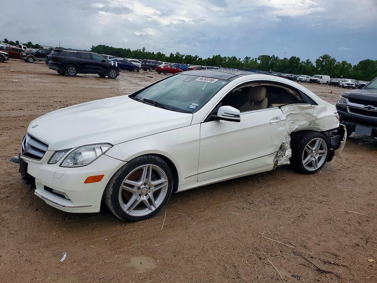 2011 Mercedes-Benz E 350, VIN WDDKJ5GB5BF086194 — Side