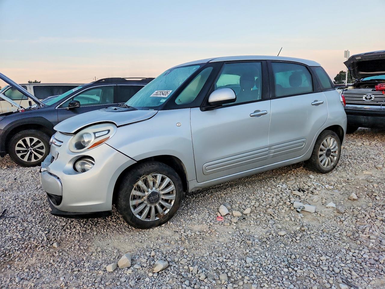 2014 FIAT 500L Easy, VIN ZFBCFABH2EZ021006 — Front end