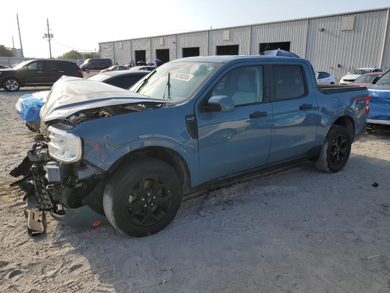 2022 Ford Maverick XL, VIN 3FTTW8F98NRA11187 — Auction photo