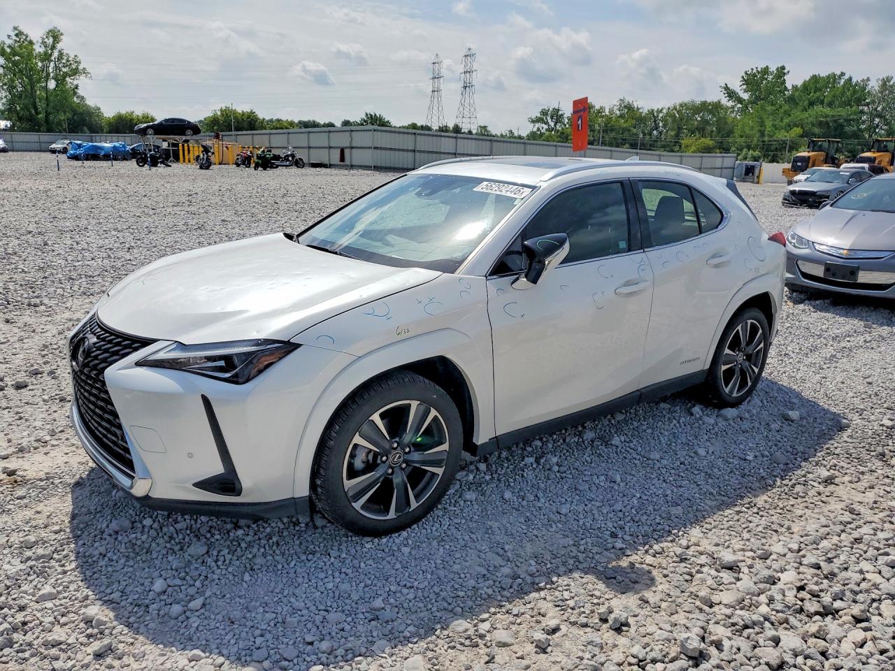 2022 Lexus UX 250h, VIN JTHP9JBH3N2056750 — Град
