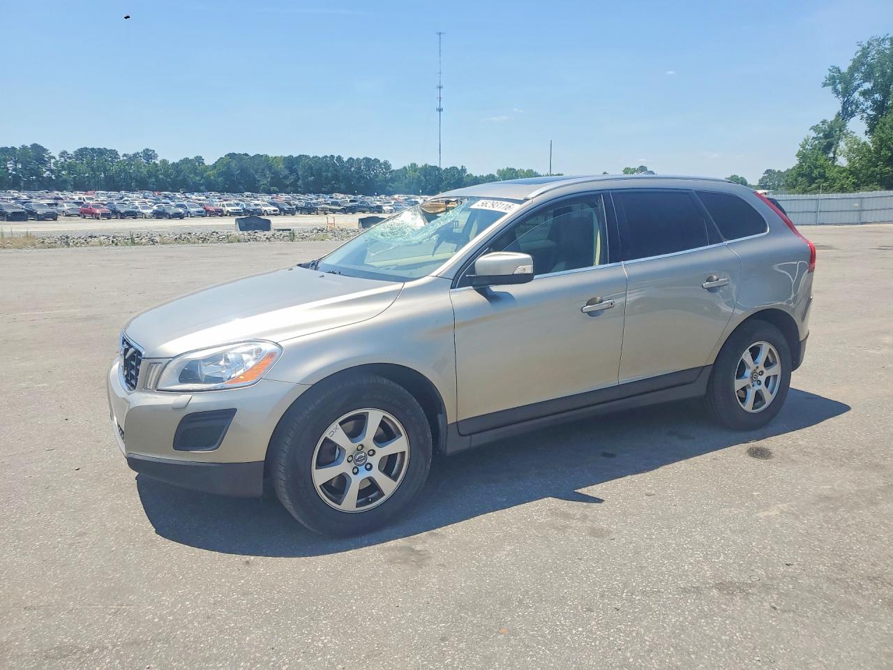 2011 Volvo XC60 3.2L, VIN YV4952DZ3B2196761 — Roof