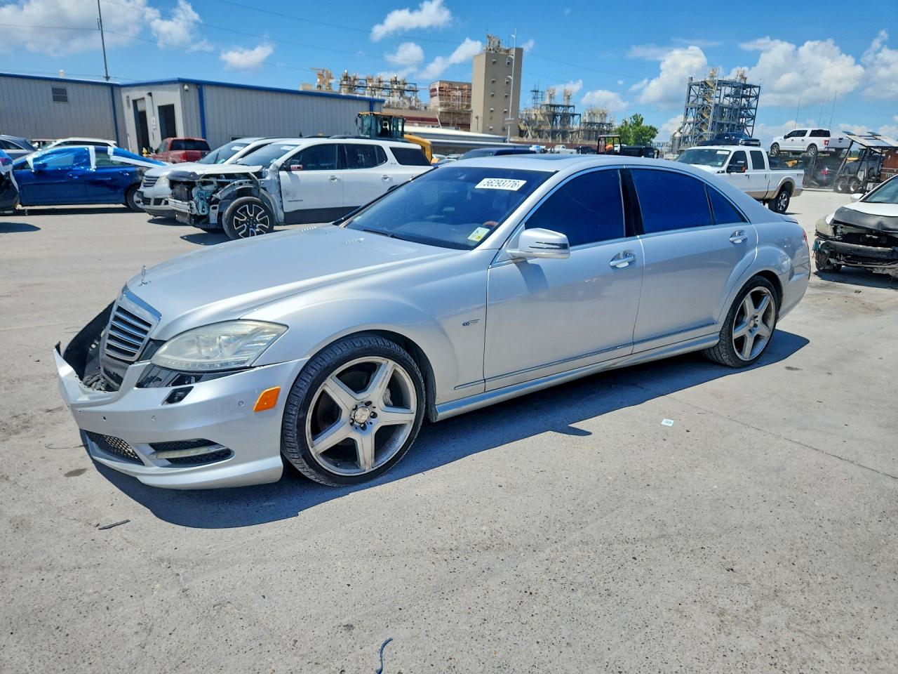 2012 Mercedes-Benz S 550, VIN WDDNG7DB3CA432317 — Front end