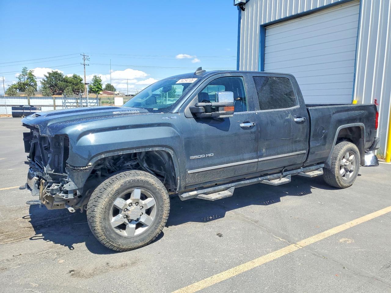2017 GMC Sierra 3500HD SLT, VIN 1GT42XCY9HF216248 — Front end