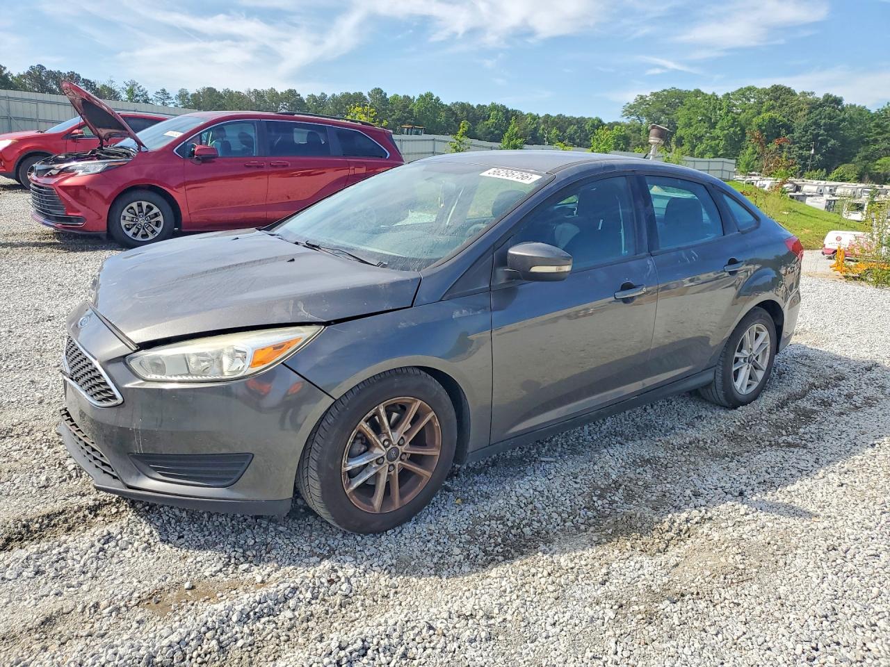 2016 Ford Focus SE, VIN 1FADP3F27GL265908 — Front end
