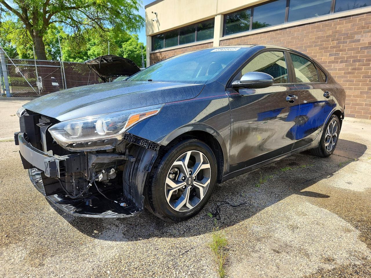 2021 Kia Forte LXS, VIN 3KPF24AD7ME267467 — Front end