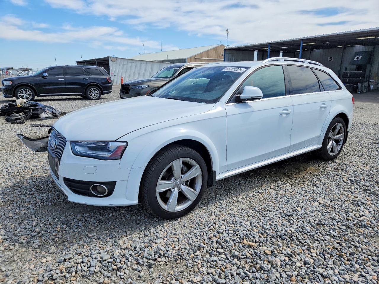 2015 Audi allroad A4 Premium Plus, VIN WA1UFAFL3FA114143 — Перед