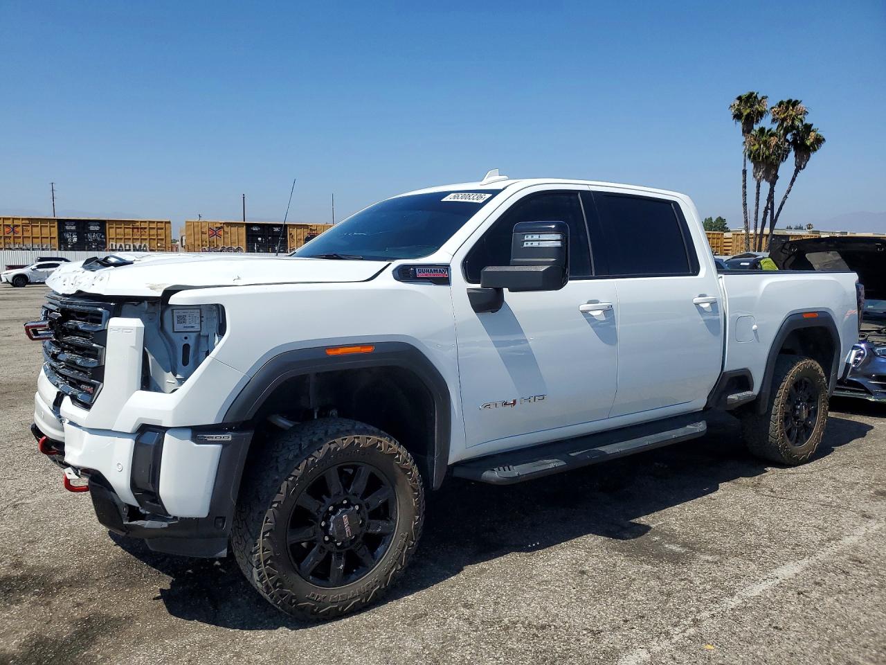 2024 GMC Sierra 2500HD AT4, VIN 1GT49PEY9RF296208 — Front end