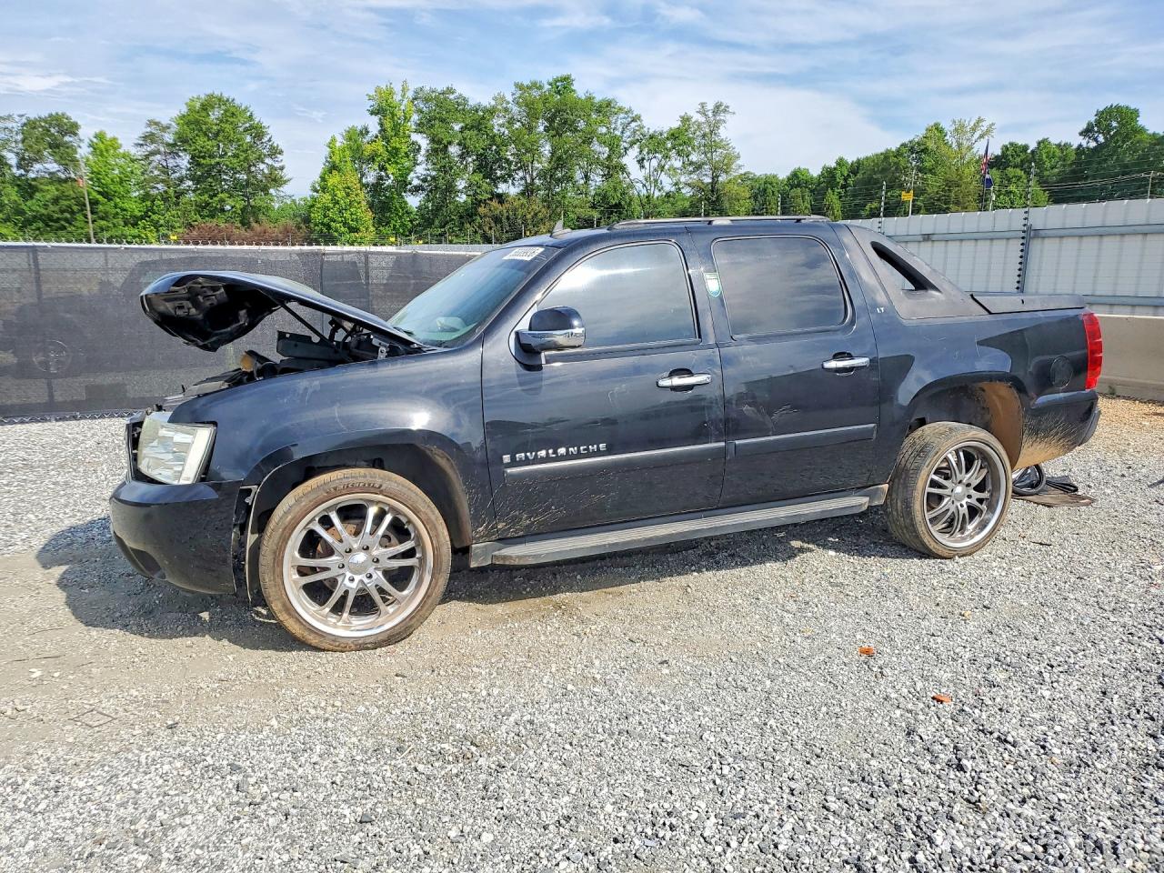 2007 Chevrolet Avalanche 1LT, VIN 3GNEC12007G143866 — Front end