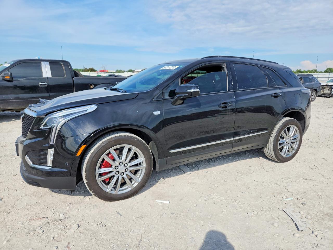 2025 Cadillac XT5 AWD Sport, VIN 1GYKNGRSXSZ127631 — Перед