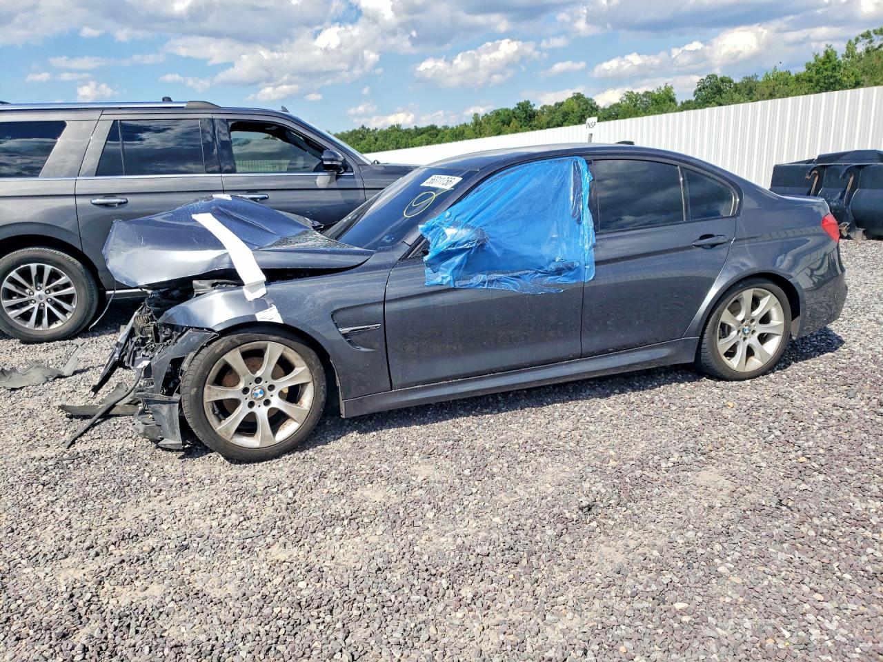 2015 BMW M3, VIN WBS3C9C57FP803526 — Перед