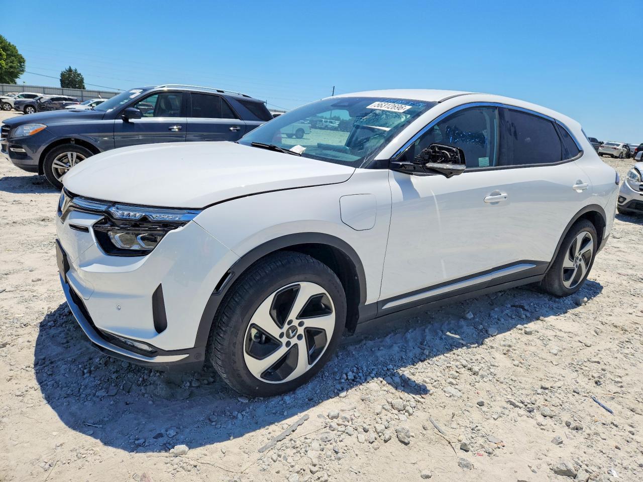 2024 VinFast VF 8 Eco, VIN RLLV1AEB7RH004473 — Front end