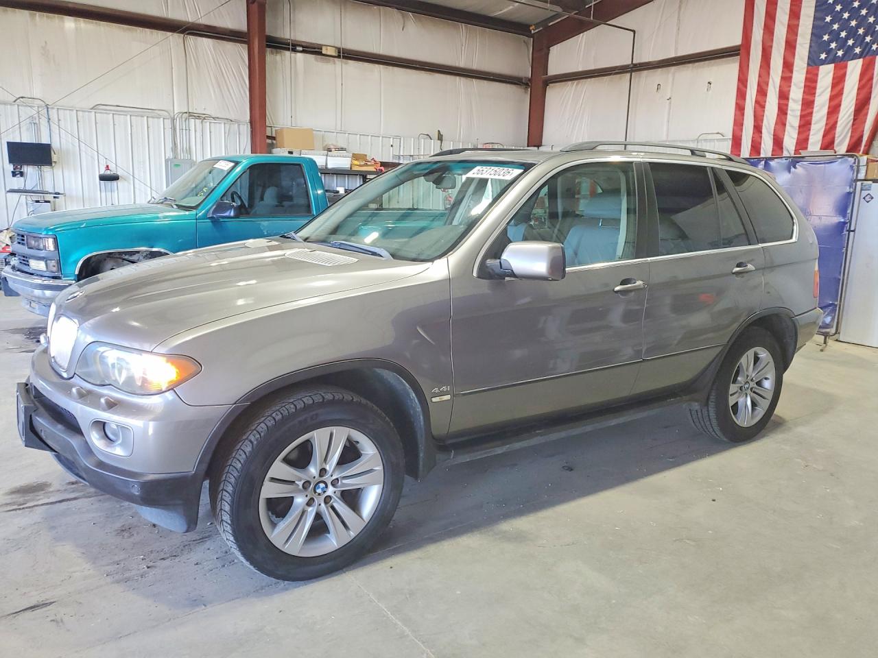 2005 BMW X5 4.4i, VIN 5UXFB53575LV14005 — Мелкие вмятины и царапины