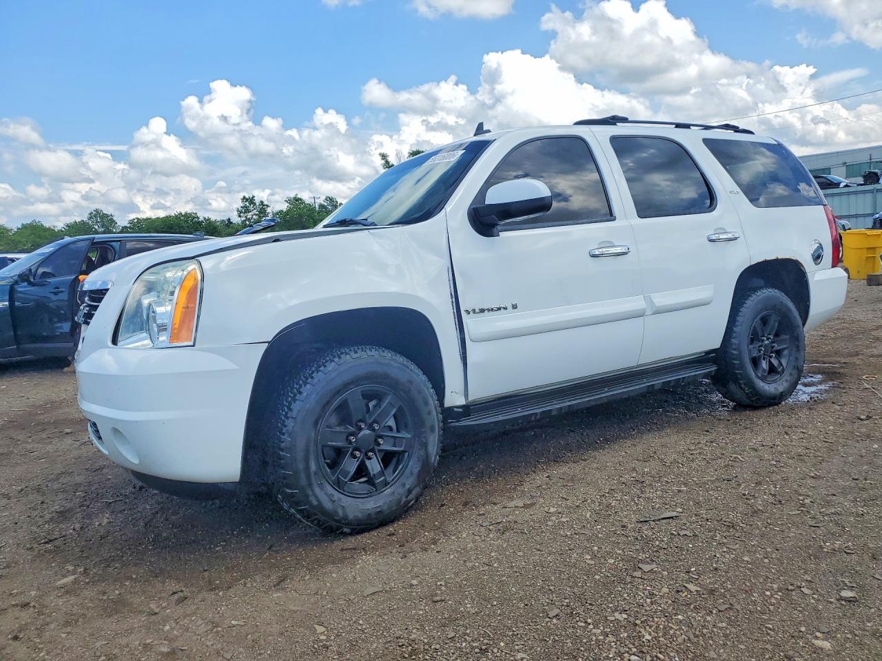 2007 GMC Yukon SLE, VIN 1GKFK13077R300828 — Rear end