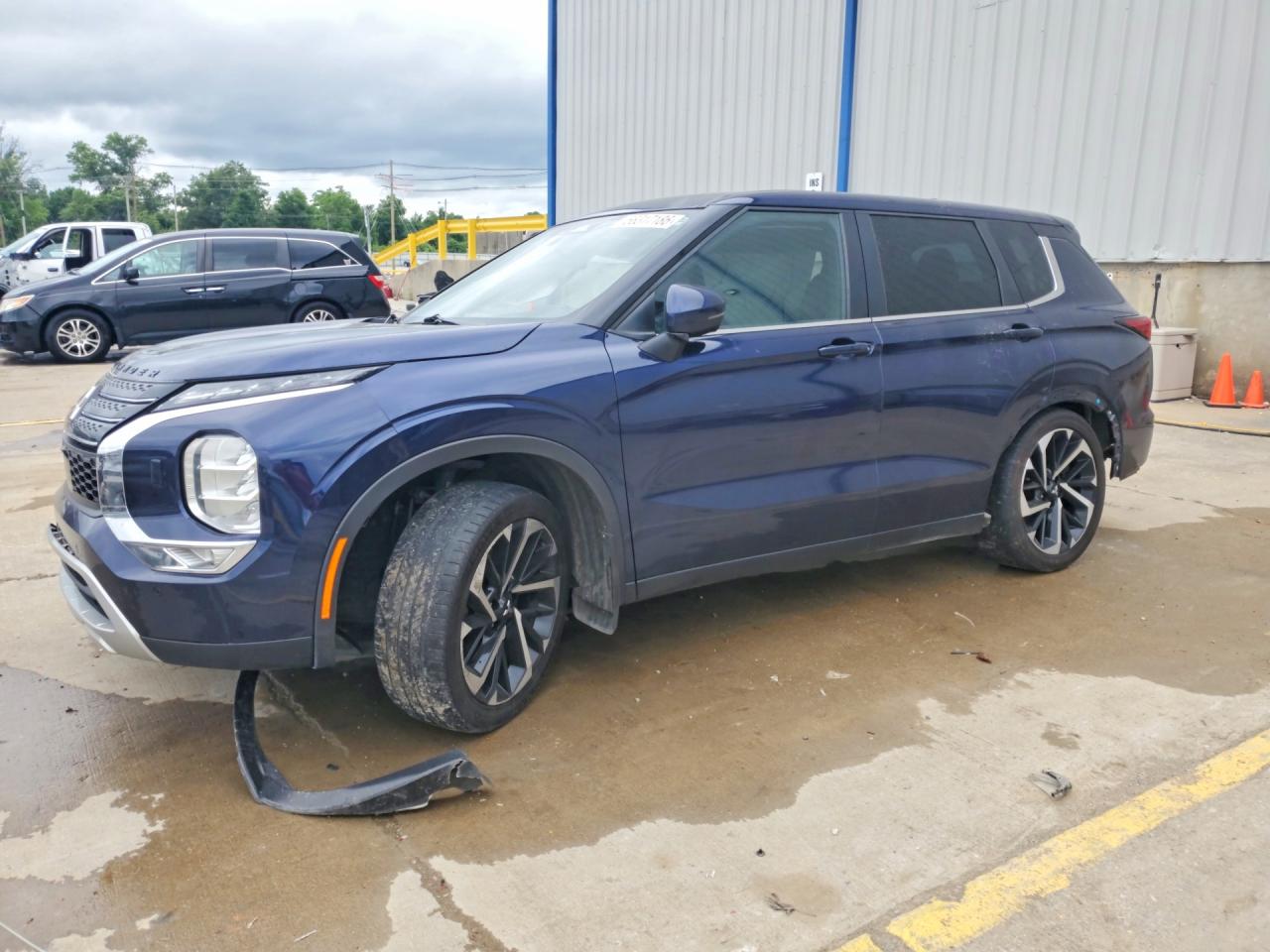 2022 Mitsubishi Outlander SE, VIN JA4J4UA84NZ092392 — Side