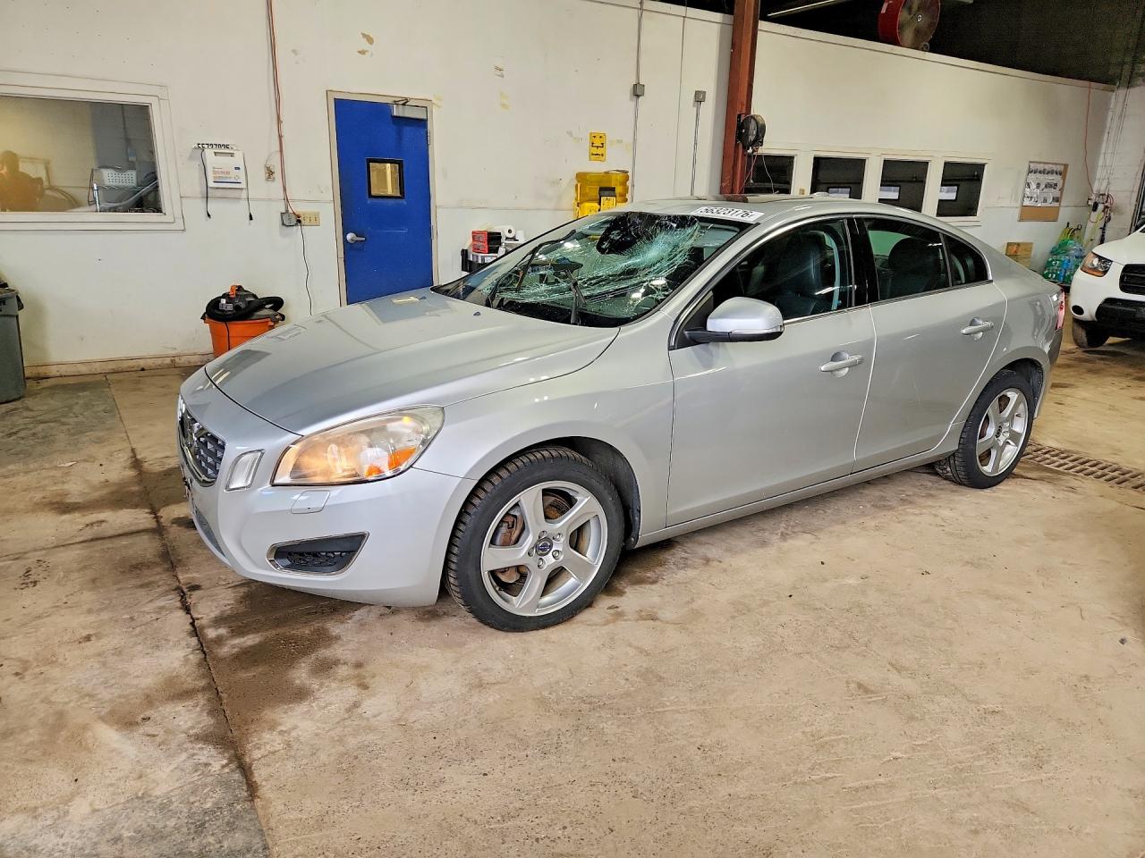 2012 Volvo S60 T5, VIN YV1622FS8C2041553 — Крыша