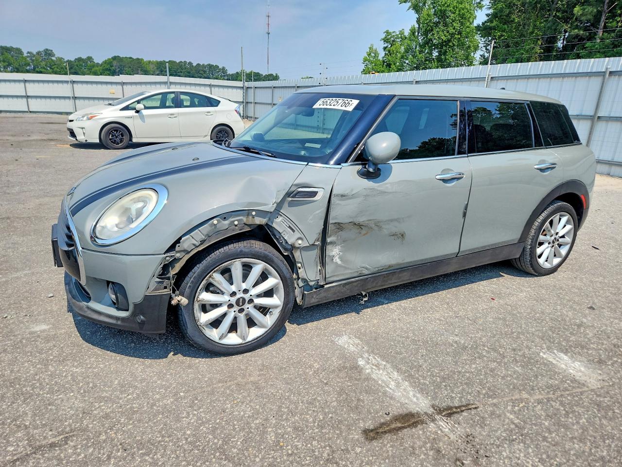 2018 MINI Clubman Cooper, VIN WMWLN5C55J2E34648 — Front end