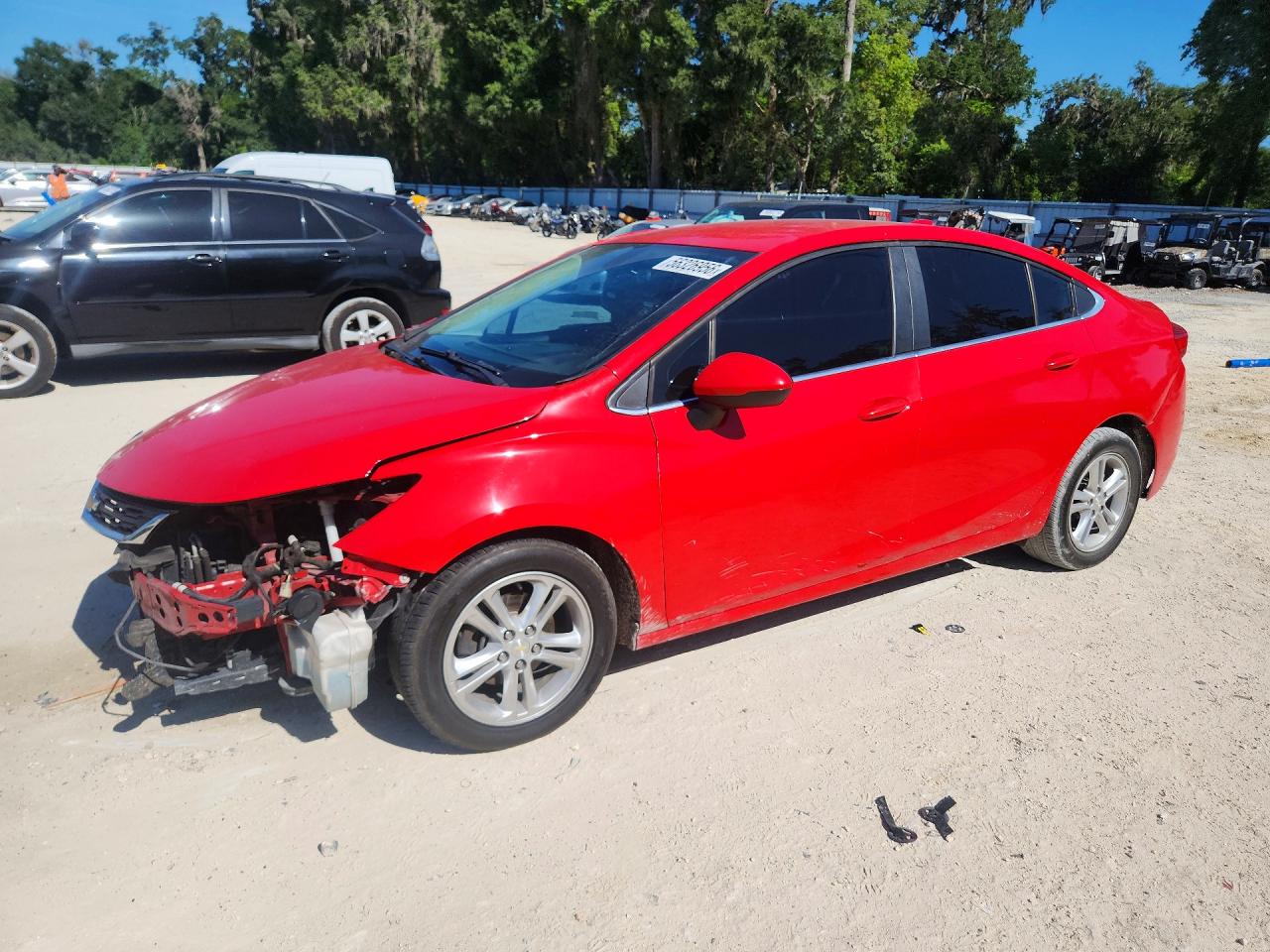 2018 Chevrolet Cruze LT, VIN 1G1BE5SM3J7141623 — Front end