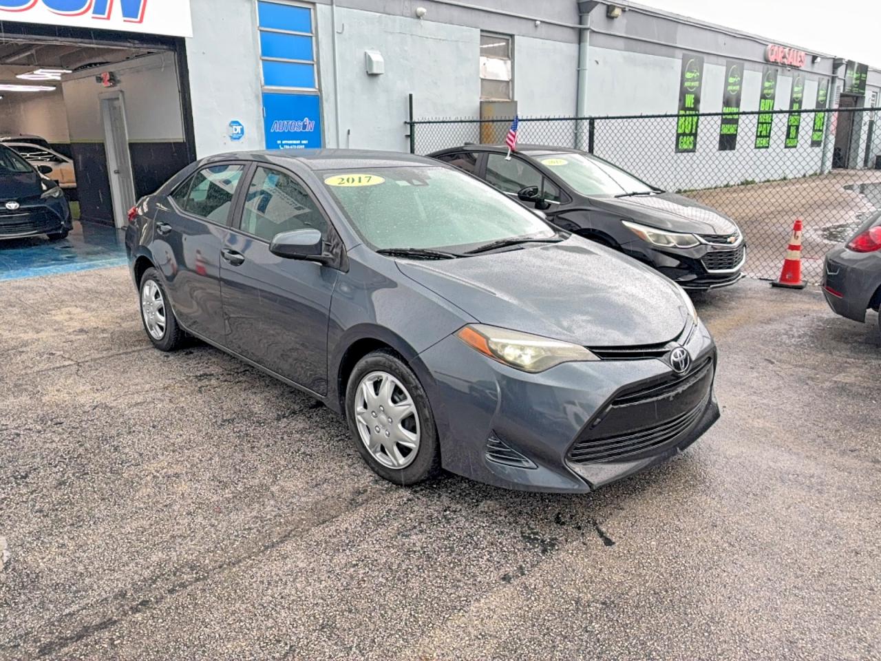 2017 Toyota Corolla XLE, VIN 2T1BURHE1HC793148 — Minor dents and scratches