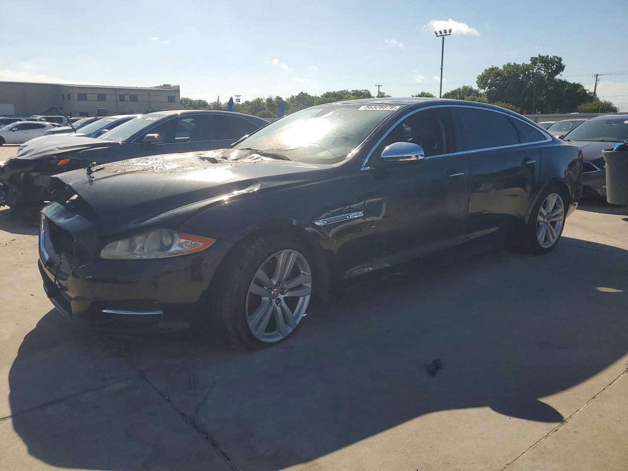 2015 Jaguar XJ Portfolio, VIN SAJWJ2GD4F8V81199 — Пожар в моторном отсеке